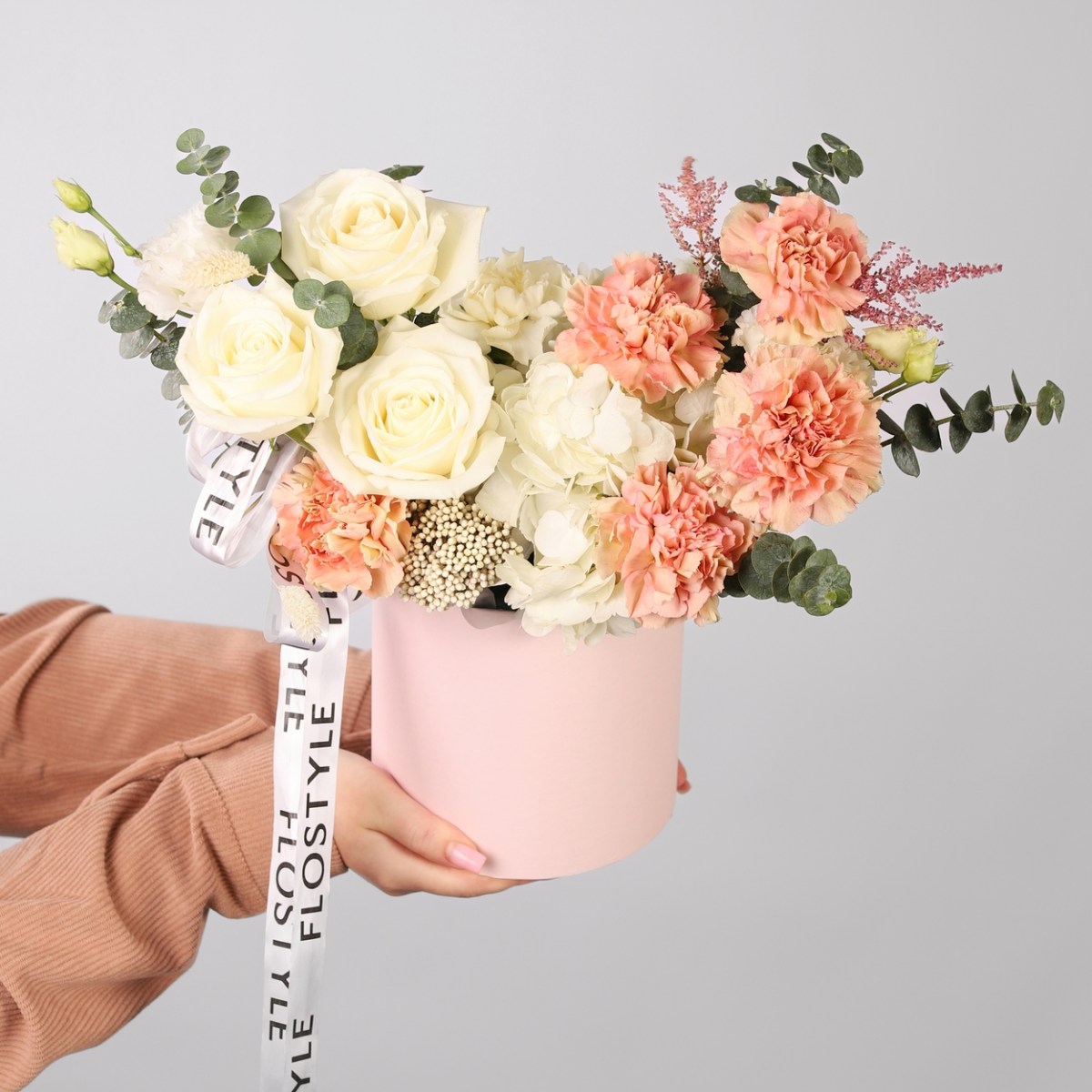 nezhnyj buket v shlyapnoj korobke 6